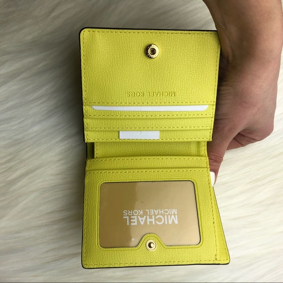 Michael Kors Carryall Card Case Wallet - Picture 4 of 8